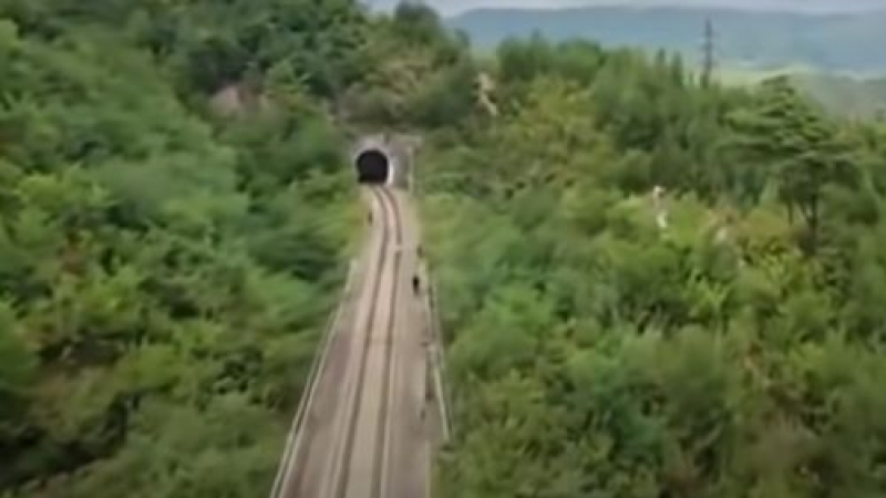 Ексклузивно ВИДЕО от изстрелването на балистични ракети от влак в Северна Корея