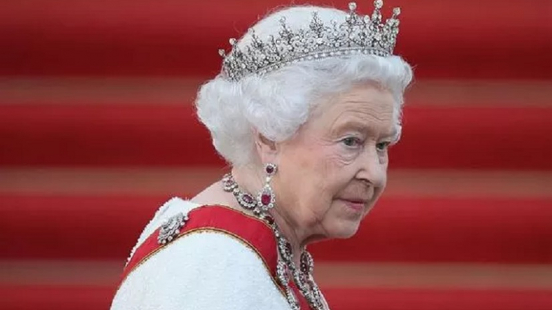 Неочаквано! Елизабет II нахока остро всички световни лидери, които правят това!