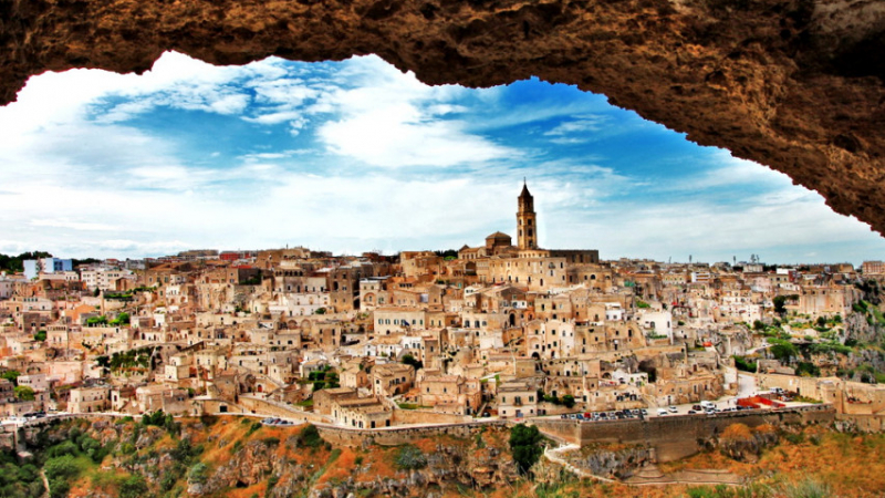 Италианският пещерен град, където е заснет последният филм за Джеймс Бонд