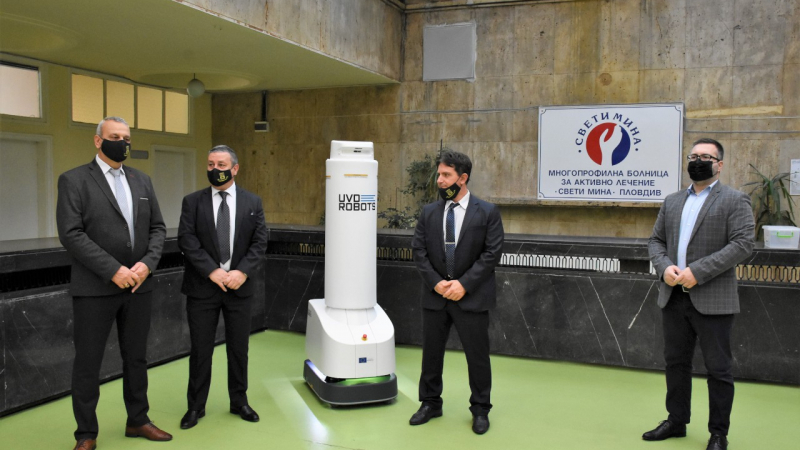 Робот с UV-C лъчи се включва в борбата на лекарите от МБАЛ „Свети Мина“ срещу вирусите