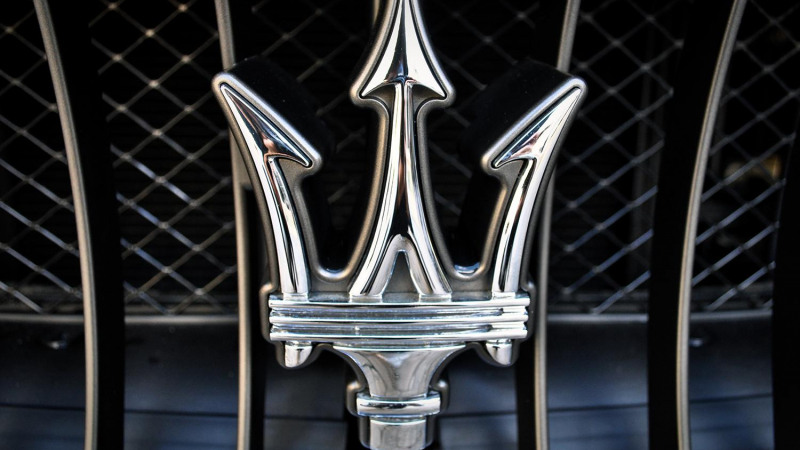 Катастрофира единственият прототип на кросоувъра на Maserati Grecale СНИМКИ