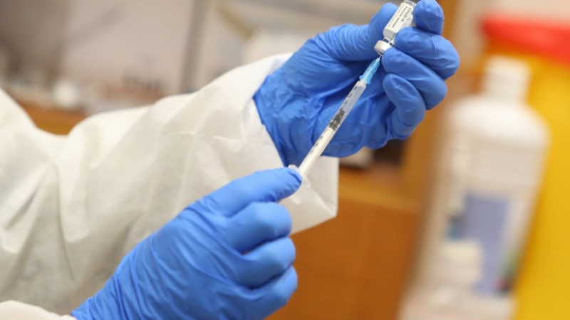 В „Александровска болница“ няма да ваксинират през уикенда
