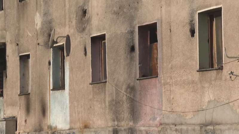 Изселват роми от рушаща се сграда във Враца
