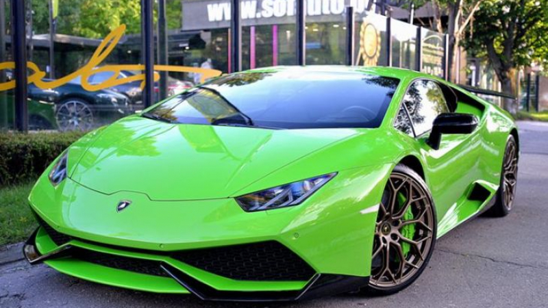 Зелен звяр Lamborgini Huracan за 300 бона хипнотизира София