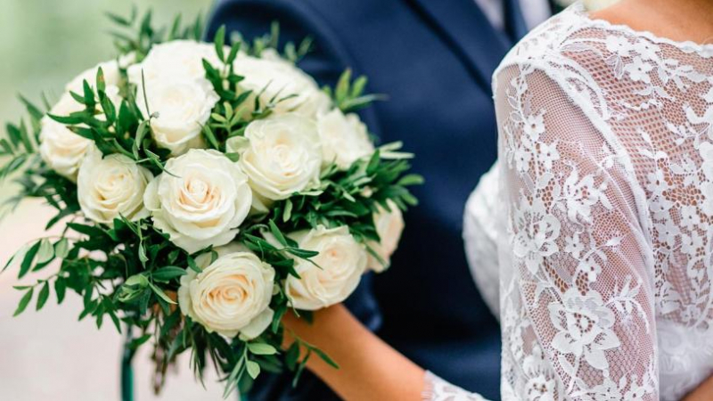 Невеста поиска да бъде по-привлекателна за сватбата и не е истина какво се случи СНИМКИ