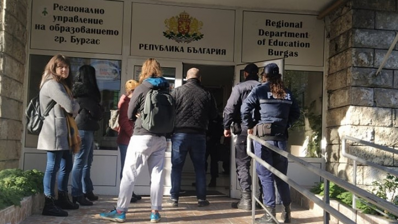 Драми и скандали в Бургас, намеси се полиция