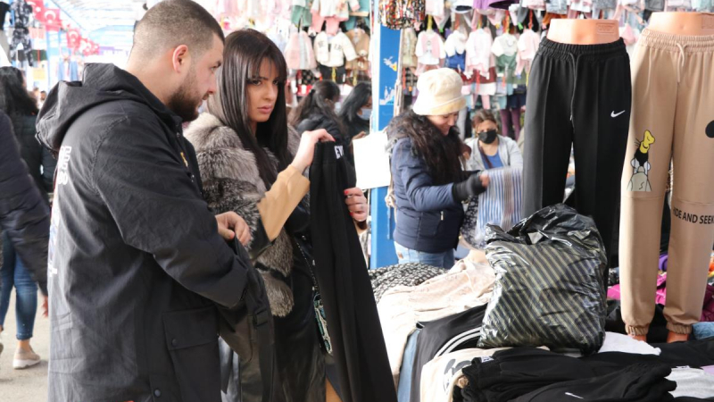 ВИДЕО от потайностите на "Синия Пазар" в Одрин и пазаруването там разбуни България