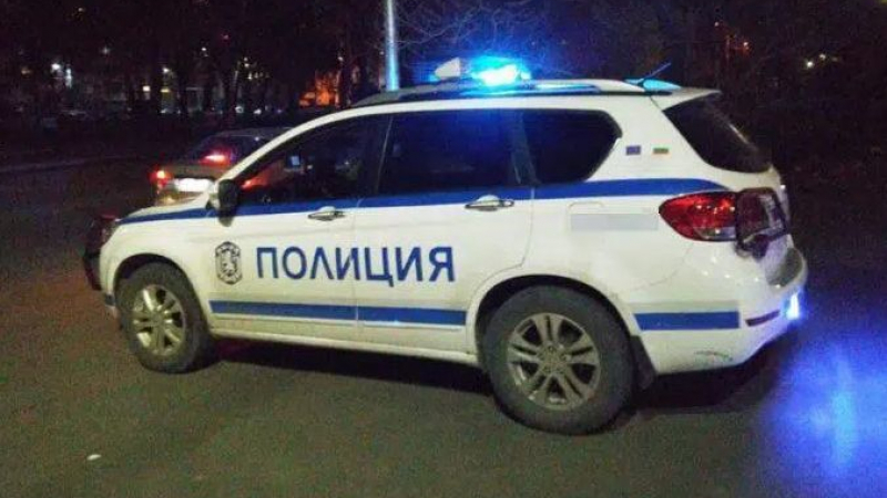 Страшен екшън по тъмно в Търновско с 18-г. шофьорка, преследвана от две коли! 
