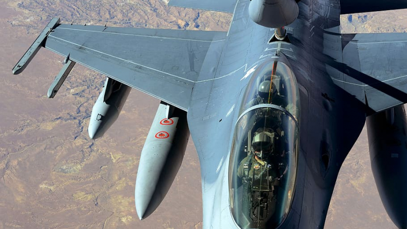 Гръцки изтребител F-16 се разби край Пелопонес