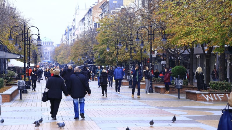 Седмицата започва студ и дъжд, а после... 