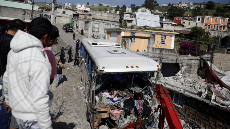 Нова касапница с автобус, множество загинали и ранени СНИМКИ