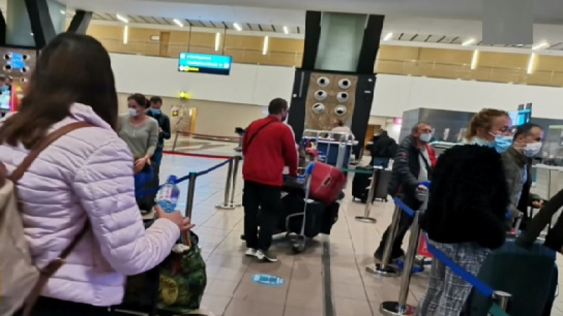 Българи, блокирани в ЮАР, се връщат у нас след помощ от Букурещ 