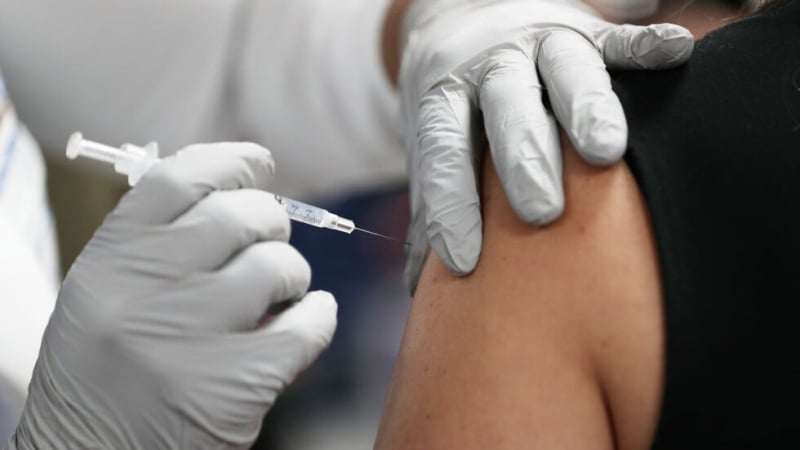 Ето как изобретателен антиваксър опита да се ваксинира