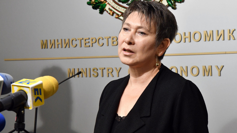 Комисията по академична етика към МОН проверява сигнал за плагиатство на Даниела Везиева