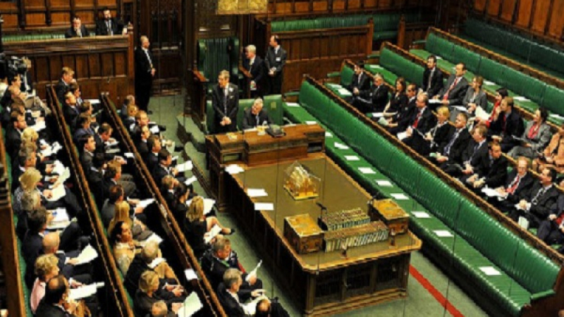 Полиция влезе в британския парламент след шокираща находка