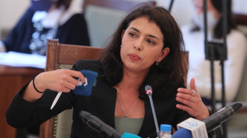 Ваня Григорова: Асен Василев лъже за съкращенията на чиновници