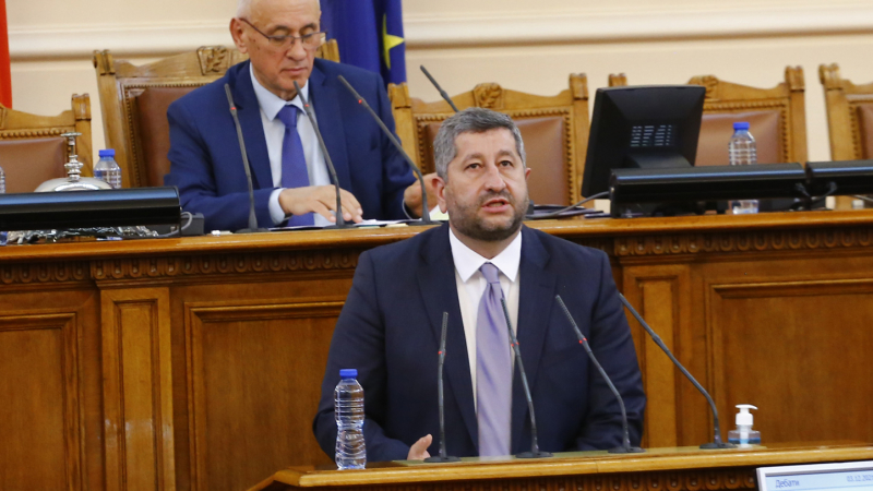 Христо Иванов огласи аргументите на ДБ да подкрепи кабинета на Кирил Петков 