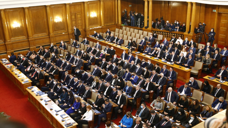 Парламентът прие на първо четене промени в Търговския закон