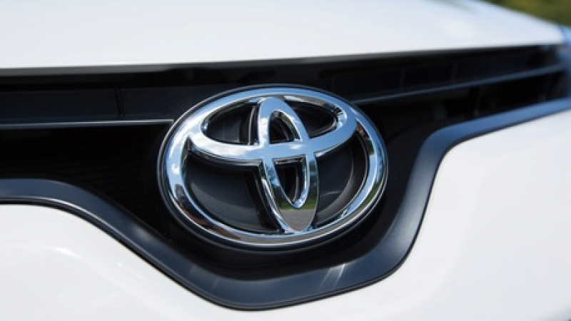 По-страхотен от Camry: Toyota показа модерен голям седан СНИМКИ