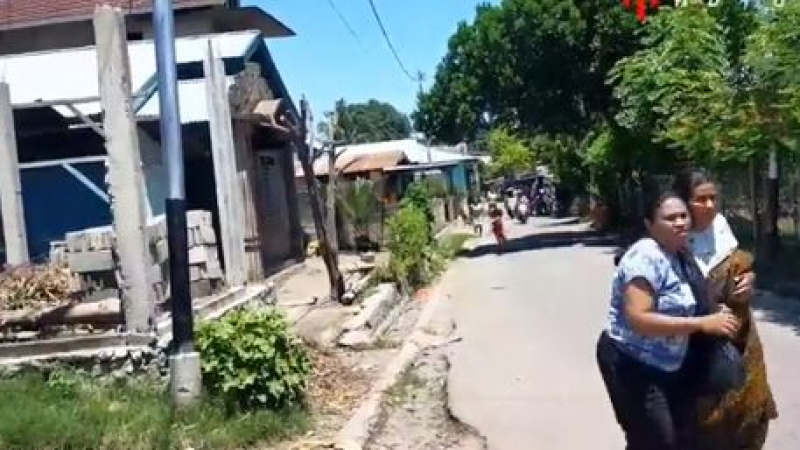 Първи ВИДЕА от чудовищното земетресение, ударило Индонезия