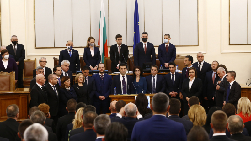 Бунт и презрение се надигат в България, заради това намерение на министър на Петков