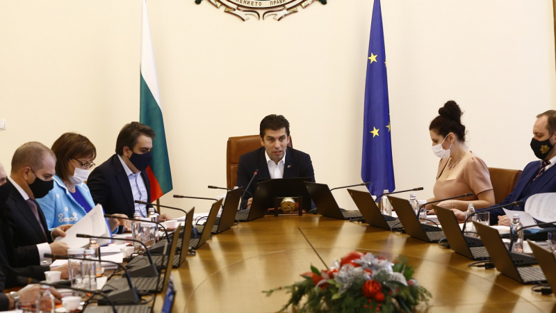 Трима министри на ИТН напуснаха заседанието на правителството