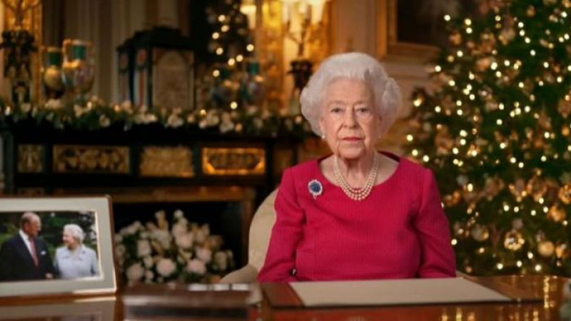 Кралица Елизабет II попари много лошо Хари и Меган за Коледа ВИДЕО