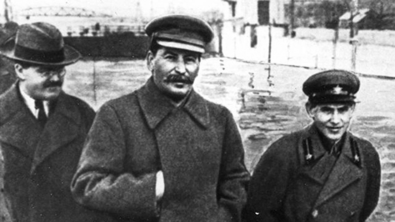 Как Сталин открадна златото на испанската корона и го отнесе в Москва
