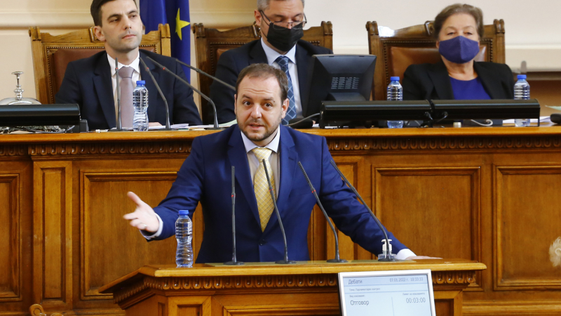 Вицепремиерът Сандов разкри какво се случва в коалицията заради Янев и Украйна 