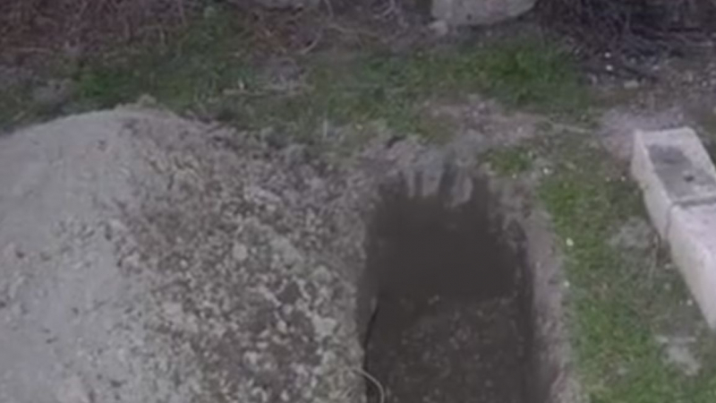 Мъртвородено бебе възкръсна на път за гробището СНИМКИ 