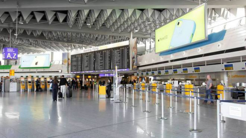 Над 150 българи под блокада на летище във Франкфурт