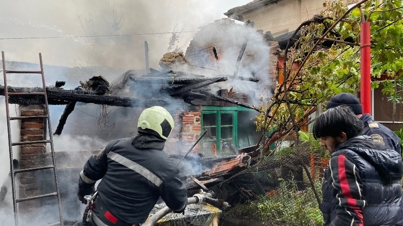 Бездомник се настани в чужда къща във Видинско и я запали
