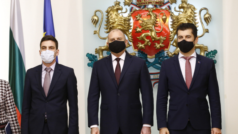 Политолози разкриха защо иде война между Радев и кабинета "Петков"