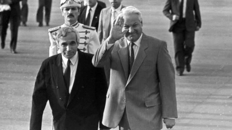 Уникалната история за указа на Елцин от борда на самолета по молба на Желю Желев