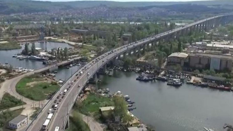 АПИ каза опасен ли е Аспаруховият мост 