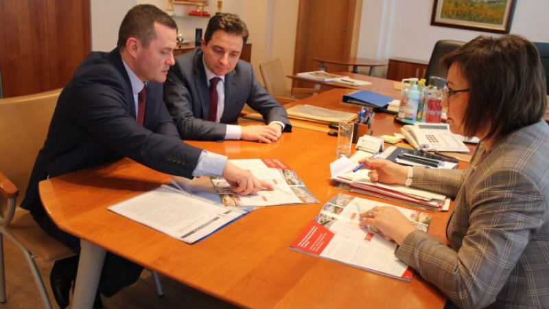 Министър Нинова проведе работна среща с кмета на Русе