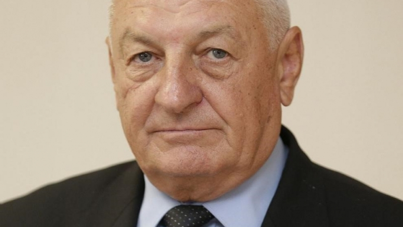 Двойна радост за губернатора на Враца – стана дядо на близнаци