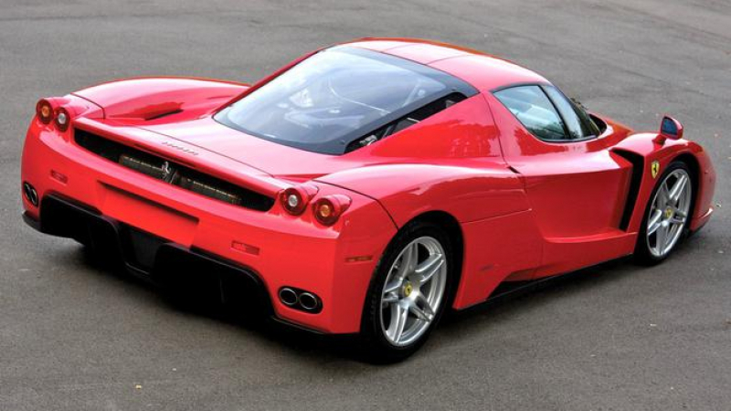 Скъпа катастрофа: Разбиха култова суперкола Ferrari за 3 млн. долара СНИМКИ