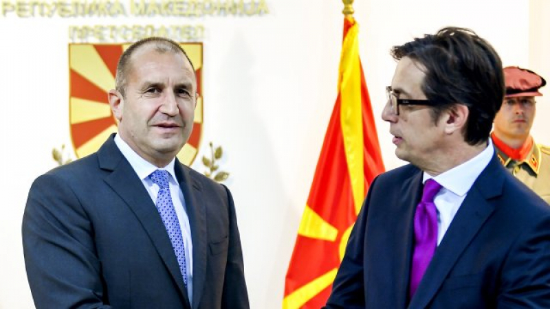 Велизар Енчев: Радев легитимира македонизма под давлението на Вашингтон