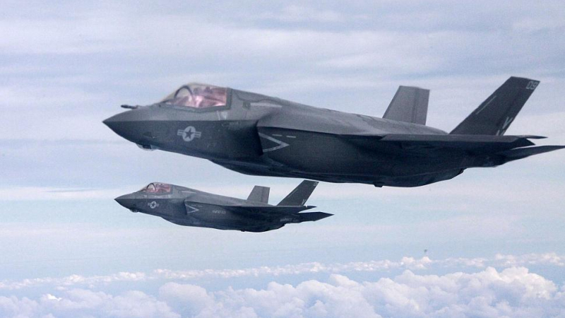 След ултиматума: НАТО изпраща два изтребителя F-35 да ни пазят от Русия