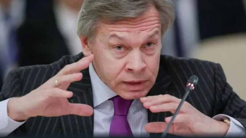Руски сенатор изригна срещу "уникалната тъпотия" на американските анализатори