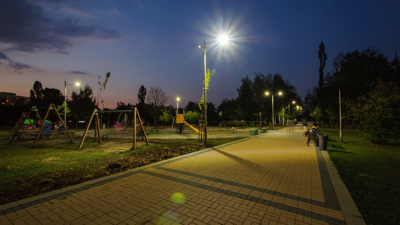 Заради скъпия ток: Община спира осветлението в парковете 