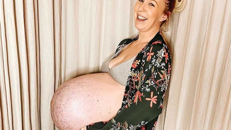 Бременна жена изуми света с уникалния си 35-седмичен корем ВИДЕО 18+