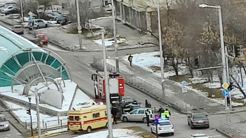 Зверско меле с 3 коли блокира натоварен столичен булевард СНИМКА 