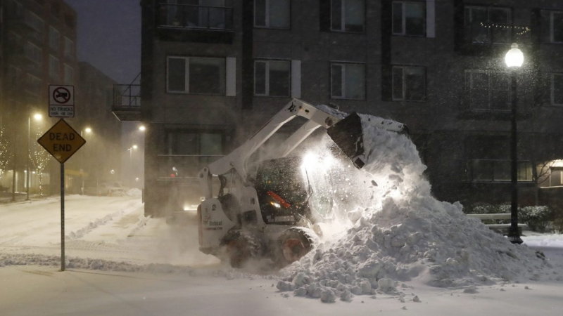 Над 75 млн. жители на САЩ са засегнати от зимната буря по Източното крайбрежие