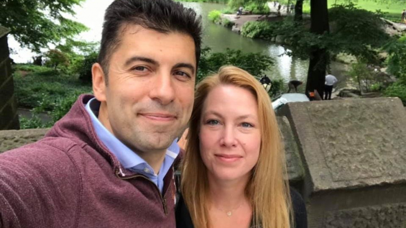 Нахокаха съпругата на Кирил Петков заради "борбата" ѝ за българския 