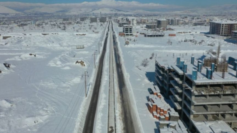 Снегокалипсис удари Турция, десетки хиляди домакинства бедстват с дни СНИМКИ