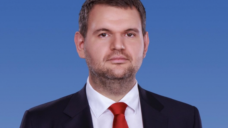 Делян Пеевски отговори категорично на Кирил Петков за "златните паспорти" 