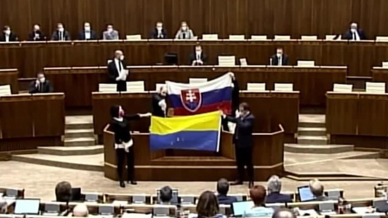 Свирепа схватка в парламента на Словакия заради НАТО, Русия и Украйна ВИДЕО