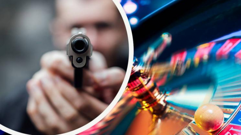 Двуметров въоръжен маскиран мъж нахлу в казино в Сандански и...